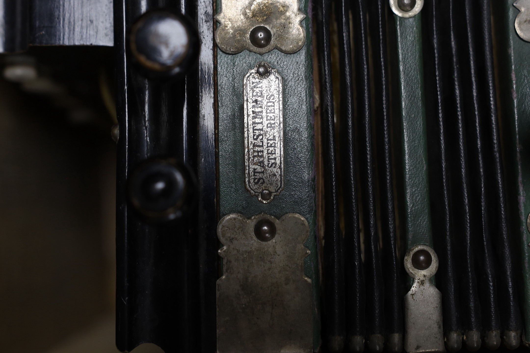 ‘The Peerless Accordeon’, boxed German accordion